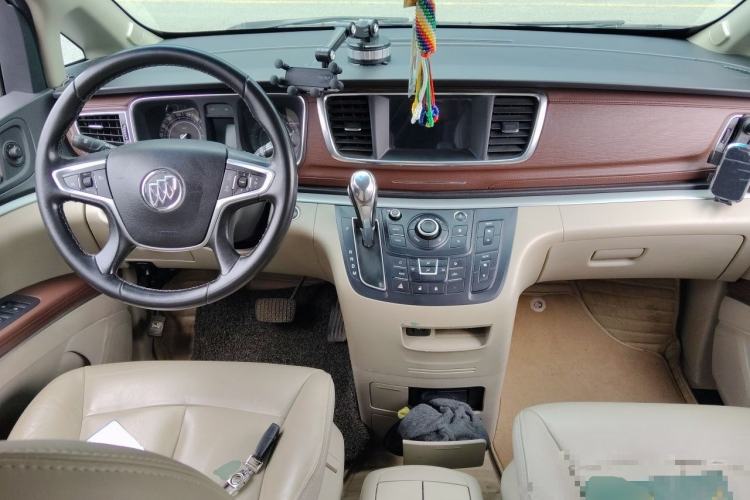 Used Buick GL8 2017 25S Luxury Version China V Standard Center Console