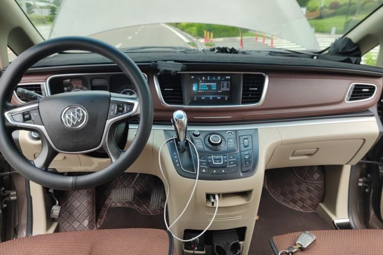 Used Buick GL8 2017 25S Luxury Version China V Standard Center Console
