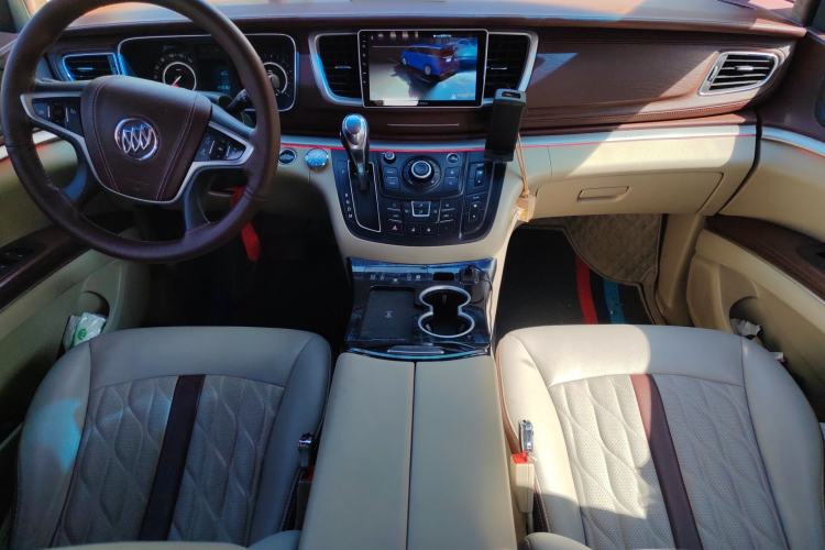 Used Buick GL8 2017 25S Comfort Version China V Standard Center Console