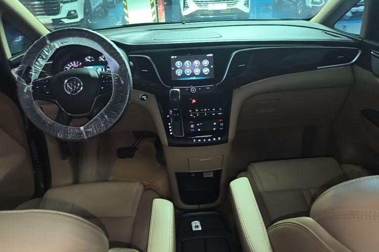 Used Buick GL8 2017 ES 28T Luxury Model China V Standard Center Console