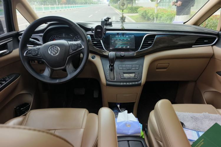 Used Buick GL8 2017 ES 28T Premium Version China V Standard Center Console