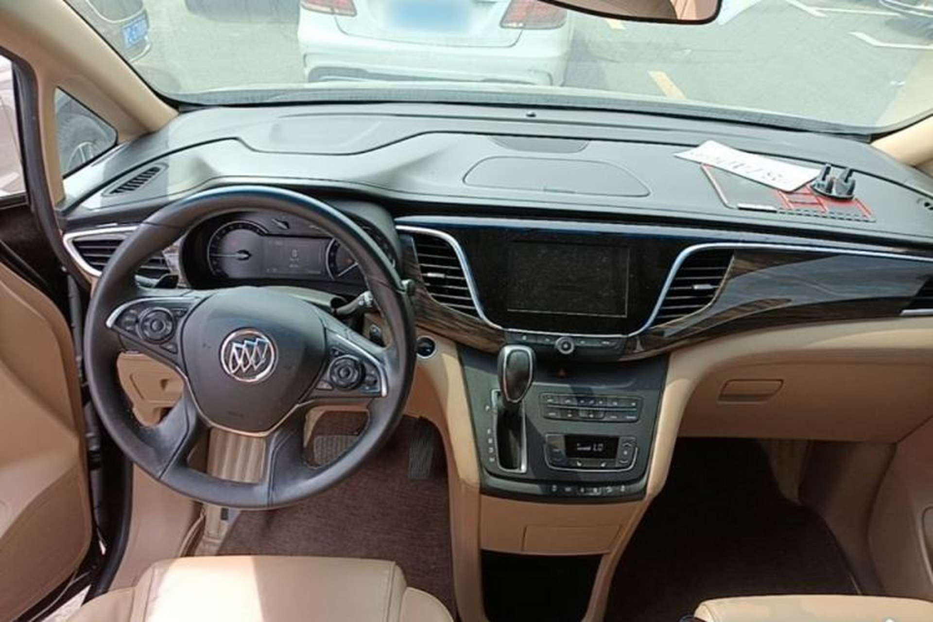 Used Buick GL8 2017 ES 28T Premium Version China V Standard Center Console