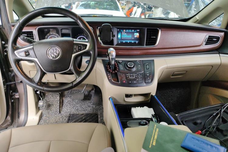 Used Buick GL8 2017 25S Comfort Version China V Standard Center Console