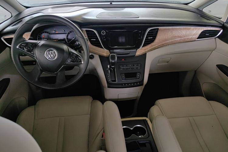 Used Buick GL8 2017 ES 28T Comfort Model China V Standard Center Console