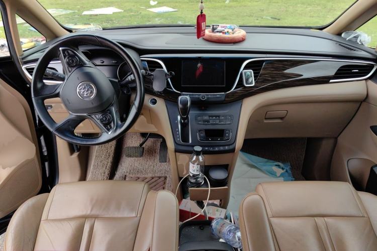 Used Buick GL8 2017 ES 28T Premium Version China V Standard Center Console