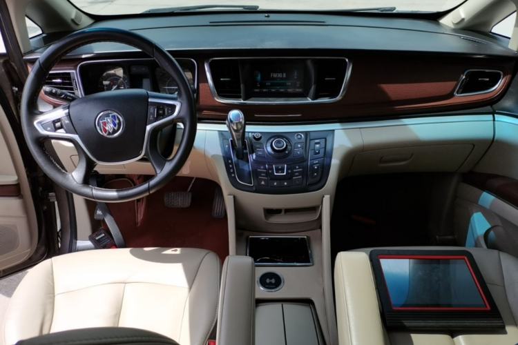 Used Buick GL8 2017 25S Luxury Version China V Standard Center Console
