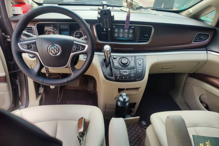 Used Buick GL8 2017 25S Comfort Version China V Standard Center Console