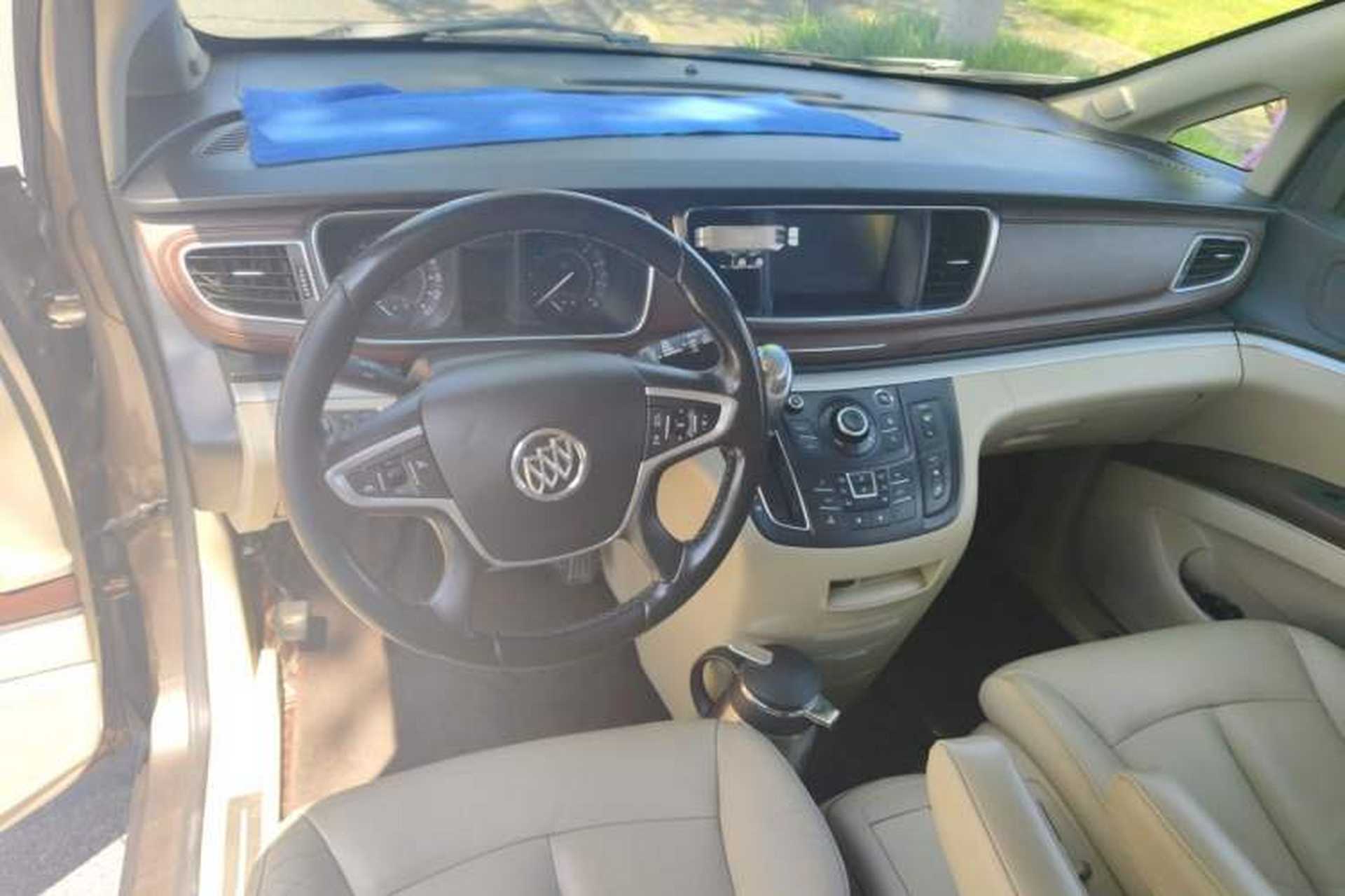 Used Buick GL8 2017 25S Prestige Version China V Standard Center Console