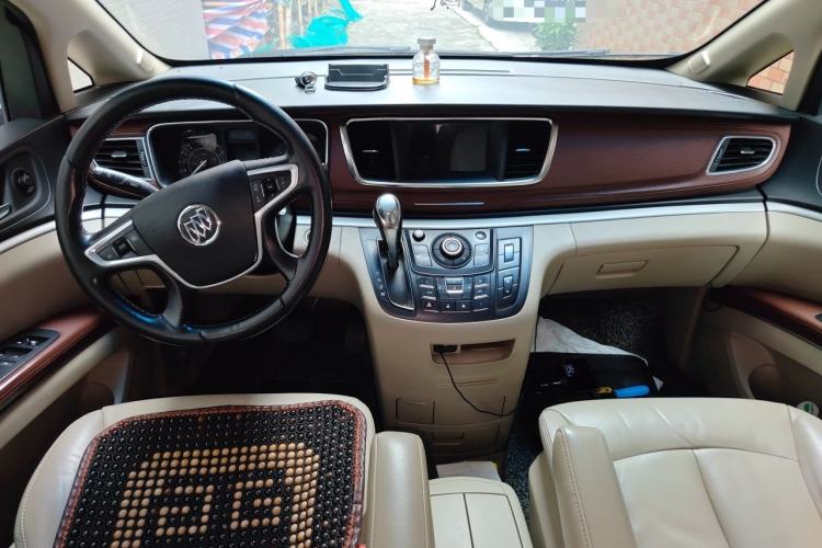 Used Buick GL8 2017 25S Luxury Version China V Standard Center Console