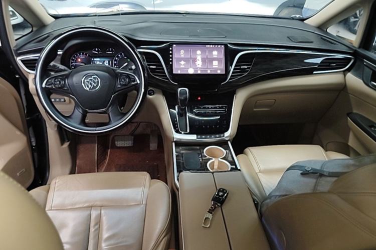 Used Buick GL8 2017 ES 28T Flagship Model China V Standard Center Console