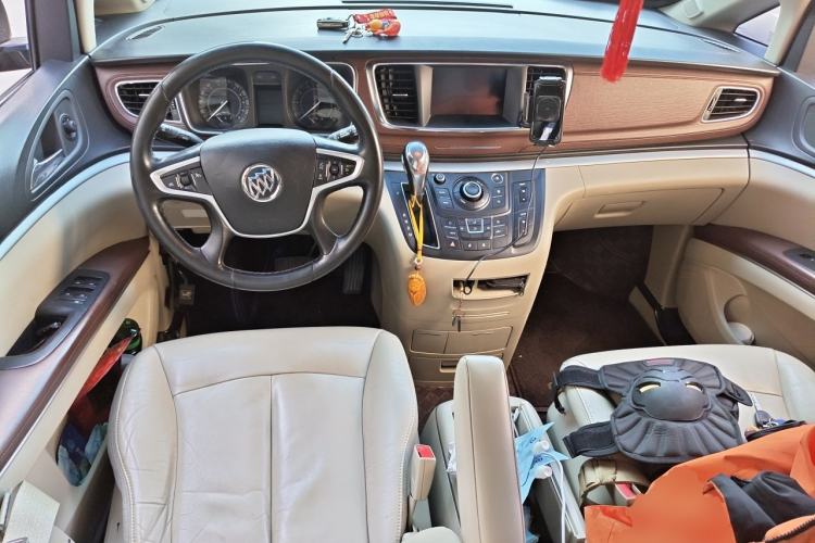 Used Buick GL8 2017 25S Luxury Version China V Standard Center Console