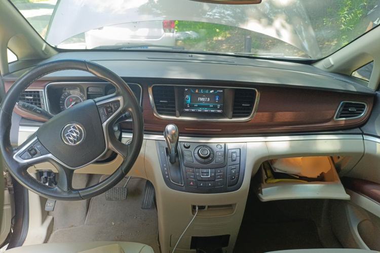 Used Buick GL8 2017 25S Luxury Version China V Standard Center Console