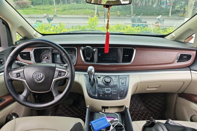 Used Buick GL8 2017 25S Comfort Version China V Standard Center Console