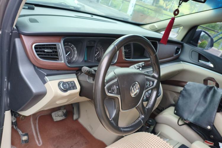 Used Buick GL8 2017 25S Luxury Version China V Standard Center Console