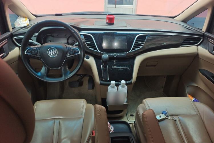 Used Buick GL8 2017 ES 28T Luxury Model China V Standard Center Console