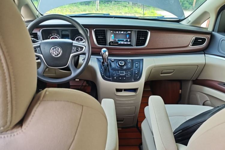 Used Buick GL8 2017 25S Comfort Version China V Standard Center Console