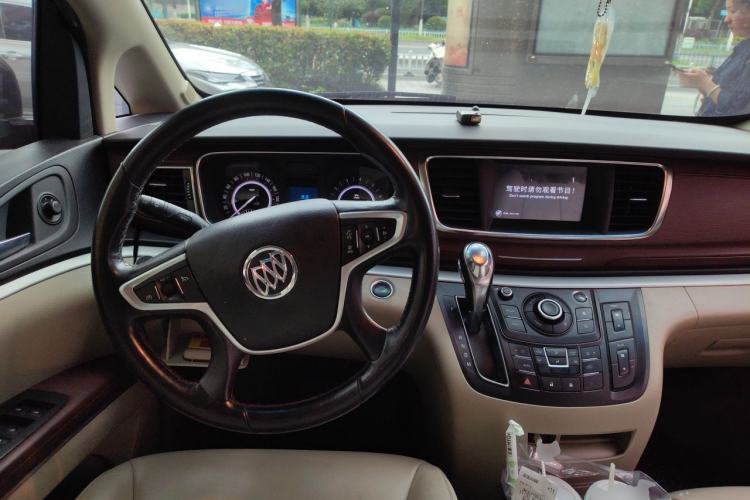 Used Buick GL8 2017 25S Luxury Version China V Standard Center Console
