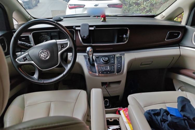 Used Buick GL8 2017 25S Prestige Version China V Standard Center Console