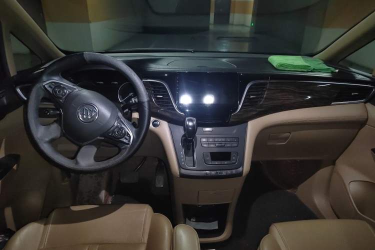 Used Buick GL8 2017 ES 28T Premium Version China V Standard Center Console