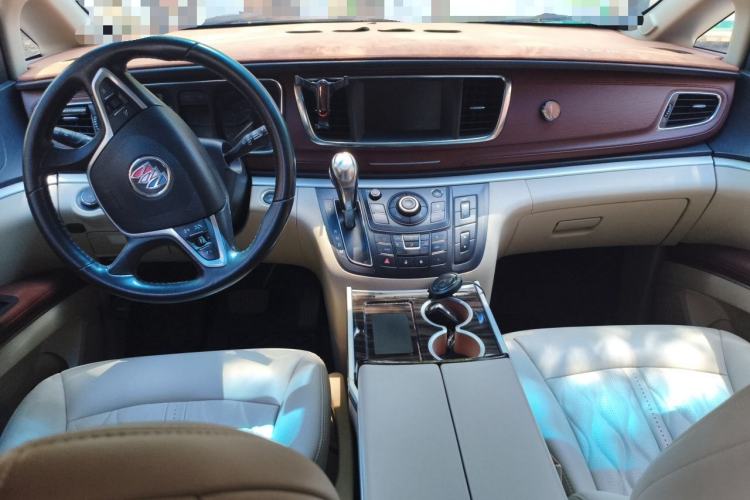 Used Buick GL8 2017 25S Luxury Version China V Standard Center Console