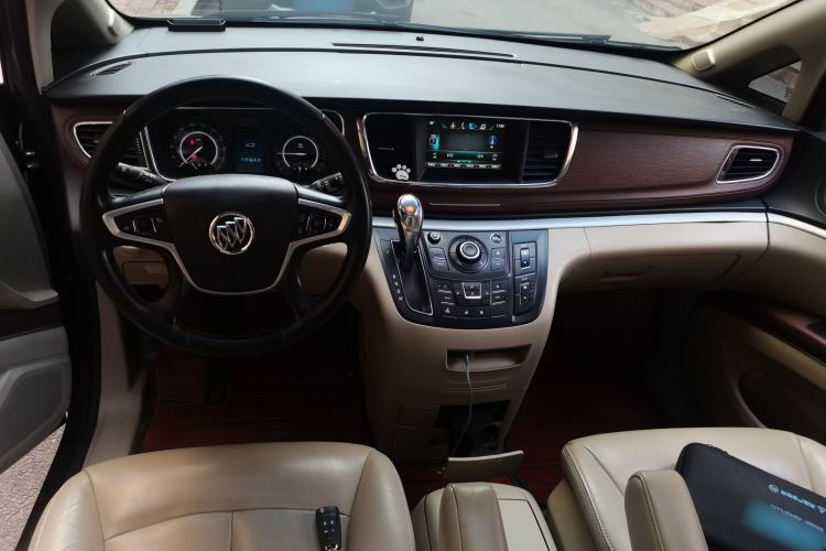 Used Buick GL8 2017 25S Luxury Version China V Standard Center Console