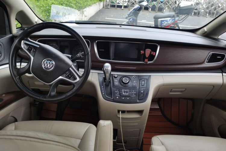 Used Buick GL8 2017 25S Luxury Version China V Standard Center Console