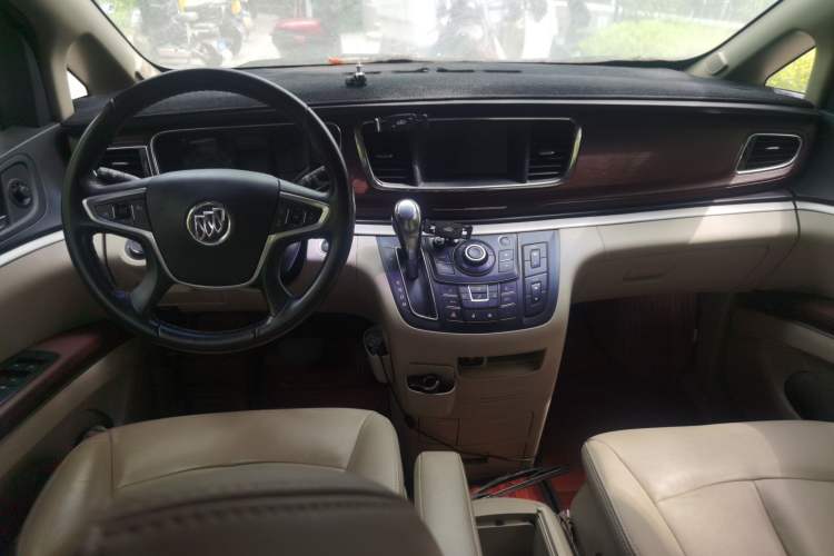 Used Buick GL8 2017 25S Luxury Version China V Standard Center Console