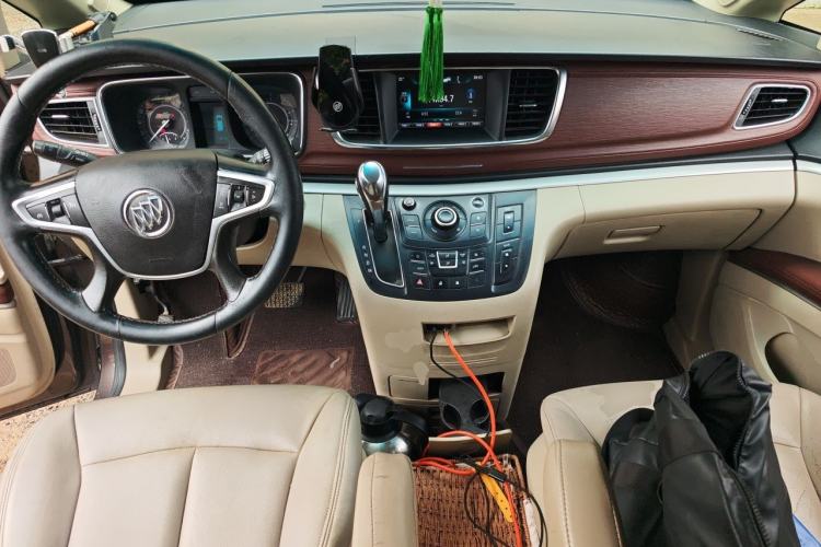 Used Buick GL8 2017 25S Comfort Version China V Standard Center Console