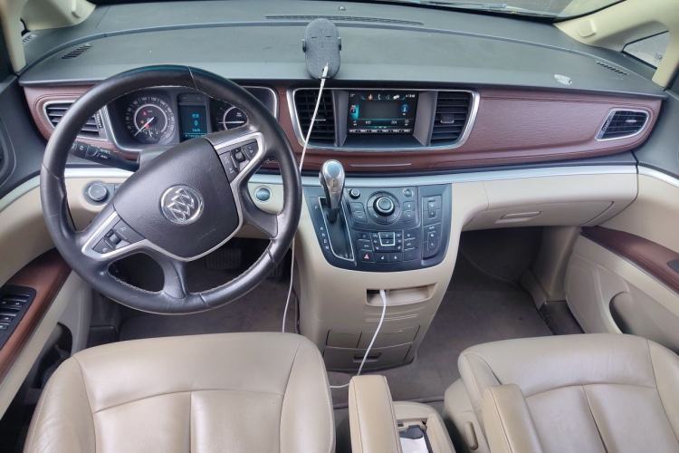 Used Buick GL8 2017 25S Prestige Version China V Standard Center Console