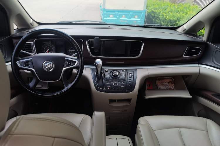 Used Buick GL8 2017 25S Prestige Version China V Standard Center Console