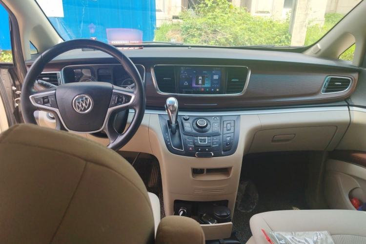 Used Buick GL8 2017 25S Comfort Version China V Standard Center Console