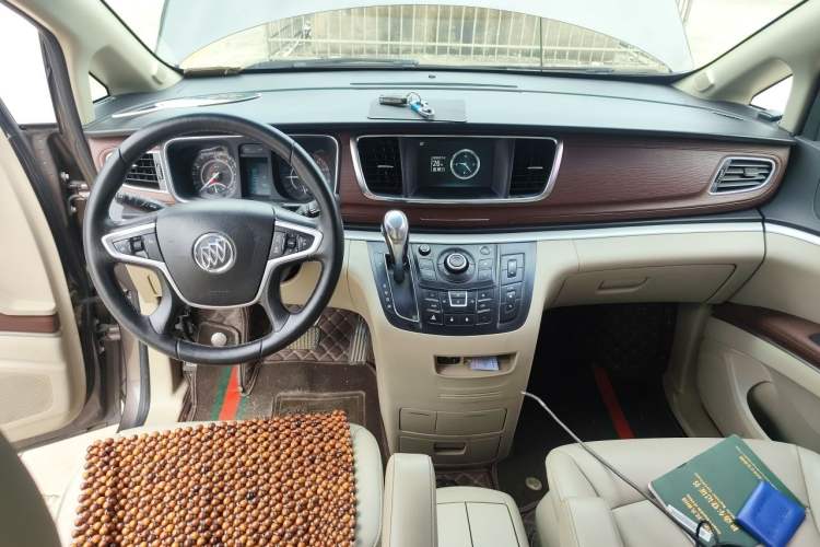 Used Buick GL8 2017 25S Luxury Version China V Standard Center Console