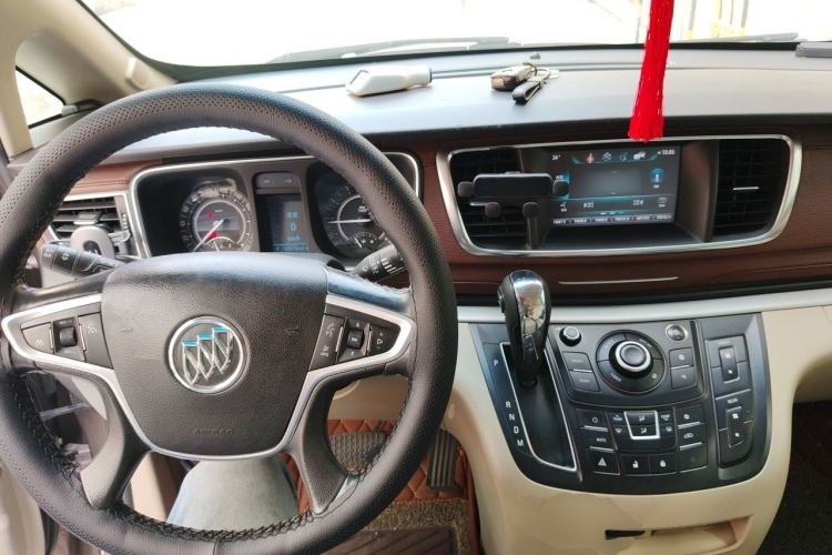 Used Buick GL8 2017 25S Luxury Version China V Standard Center Console