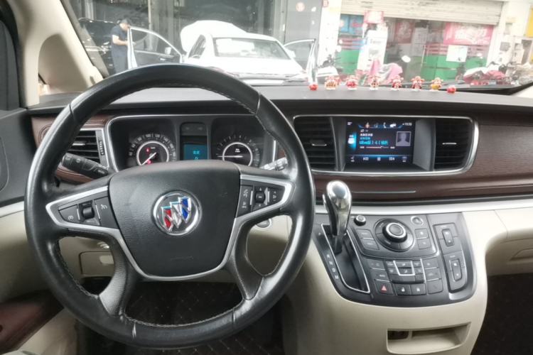Used Buick GL8 2017 25S Luxury Version China V Standard Center Console