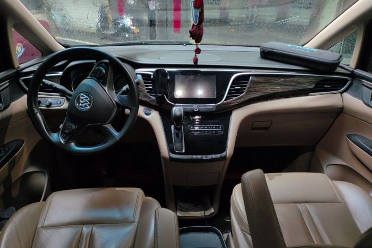 Used Buick GL8 2017 ES 28T Luxury Model China V Standard Center Console