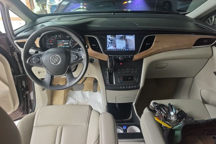 Used Buick GL8 2017 ES 28T Comfort Model China V Standard Center Console