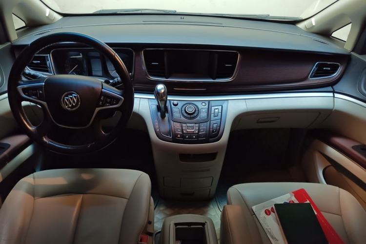 Used Buick GL8 2017 25S Prestige Version China V Standard Center Console