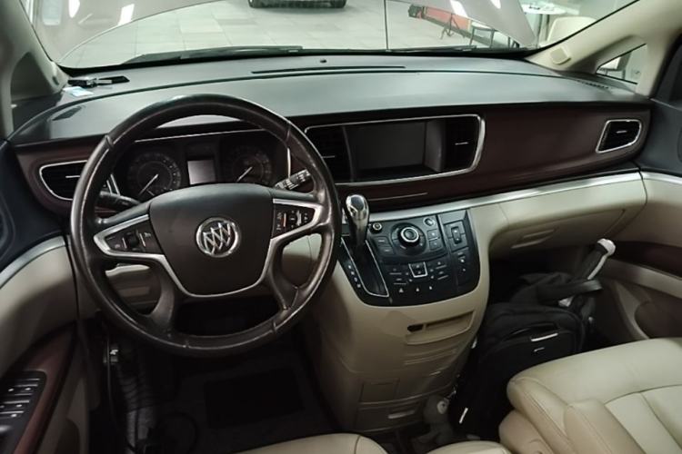 Used Buick GL8 2017 25S Prestige Version China V Standard Center Console