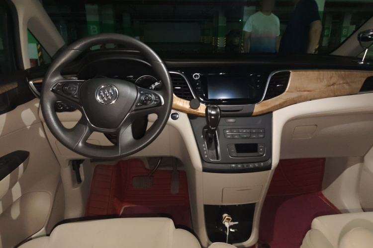 Used Buick GL8 2017 ES 28T Comfort Model China V Standard Center Console