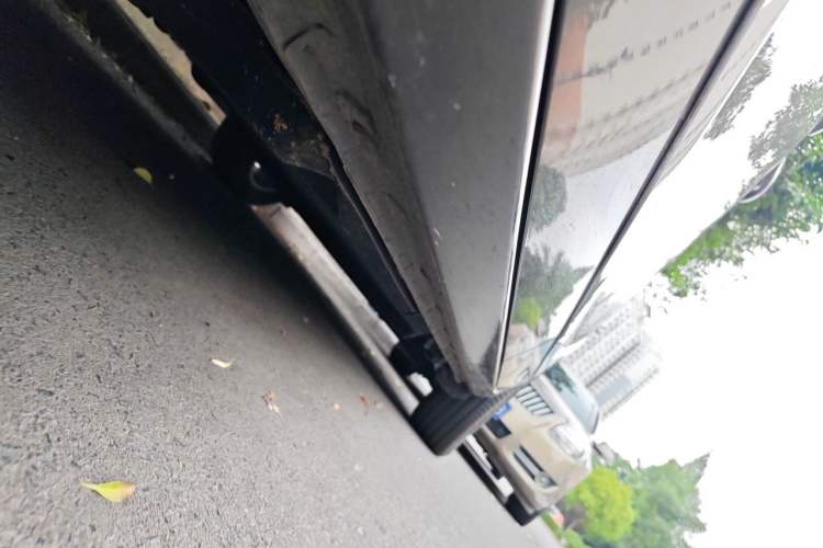 Used Buick GL8 2017 25S Prestige Version China V Standard Chassis Front Left