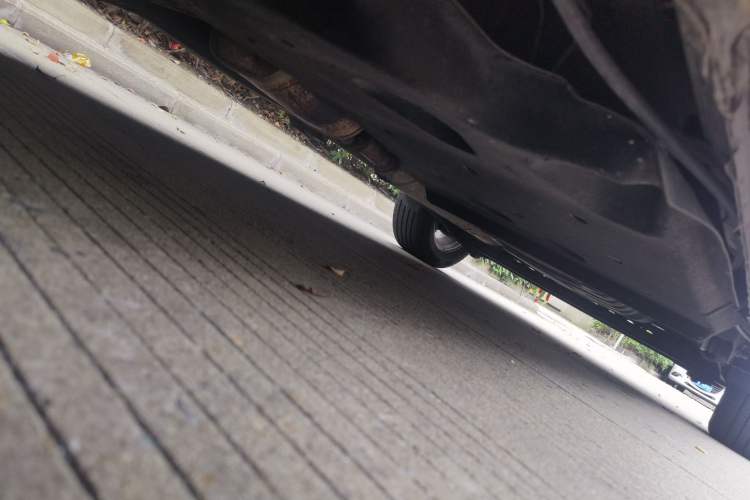 Used Buick GL8 2017 25S Prestige Version China V Standard Chassis Front Left