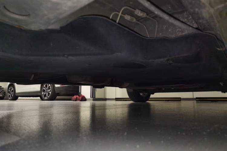 Used Buick GL8 2017 25S Prestige Version China V Standard Chassis Front Left