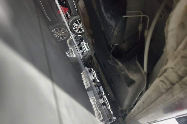 Used Buick GL8 2017 25S Luxury Version China V Standard Chassis Front Left