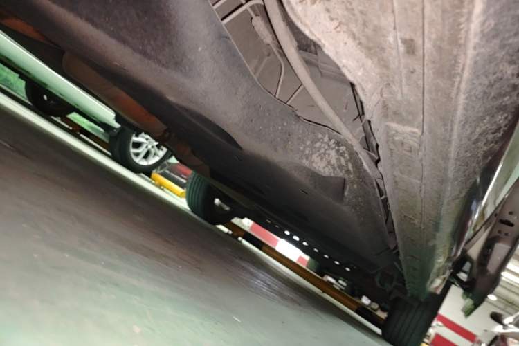 Used Buick GL8 2017 25S Comfort Version China V Standard Chassis Front Left