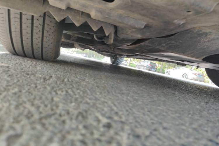 Used Buick GL8 2017 ES 28T Luxury Model China V Standard Chassis Front Right