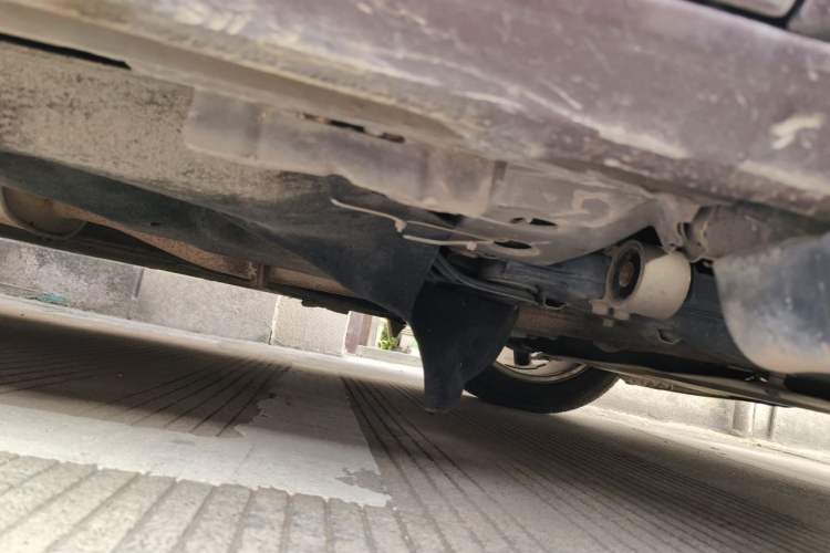 Used Buick GL8 2017 ES 28T Comfort Model China V Standard Chassis Front Right