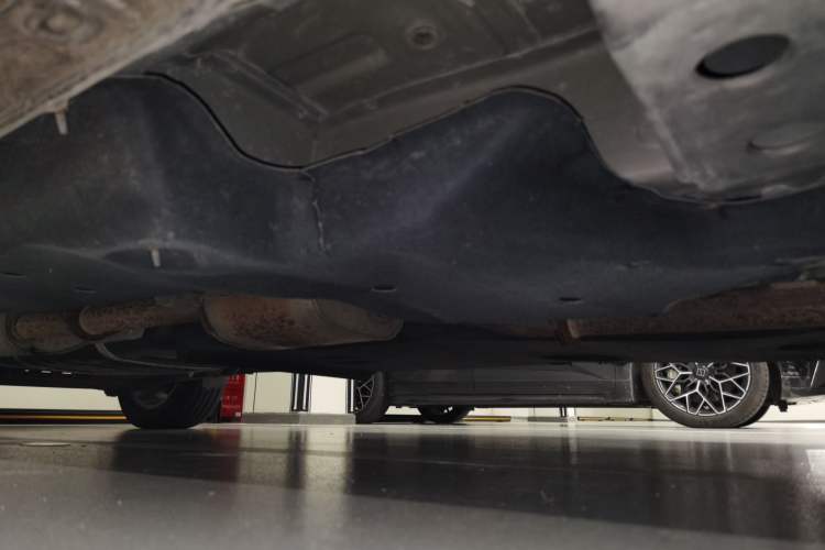 Used Buick GL8 2017 25S Prestige Version China V Standard Chassis Front Right