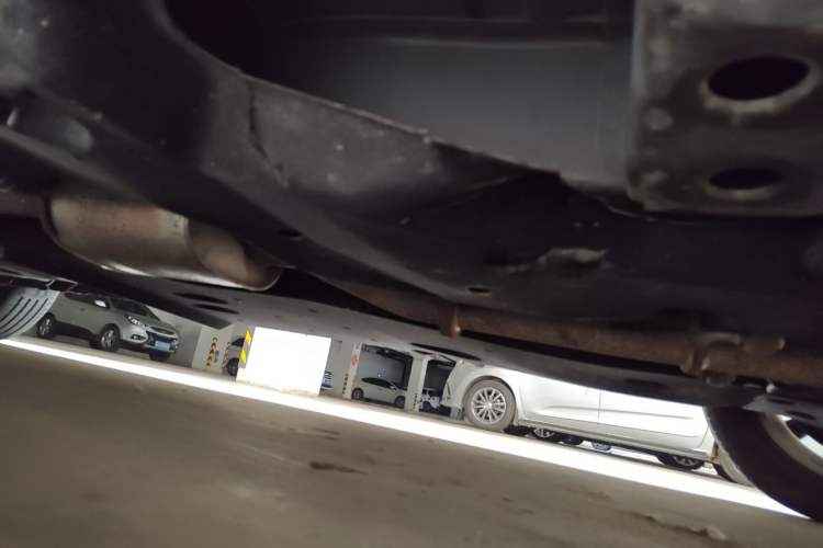 Used Buick GL8 2017 25S Prestige Version China V Standard Chassis Front Right