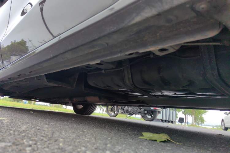 Used Buick GL8 2017 ES 28T Premium Version China V Standard Chassis Rear Left