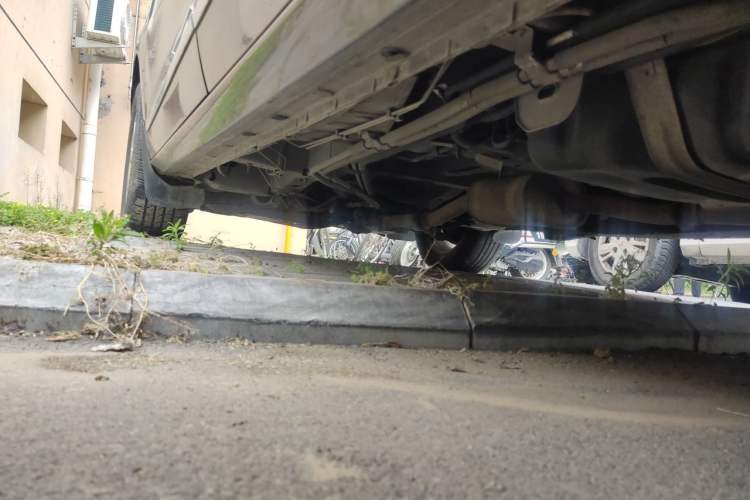 Used Buick GL8 2017 25S Luxury Version China V Standard Chassis Rear Left